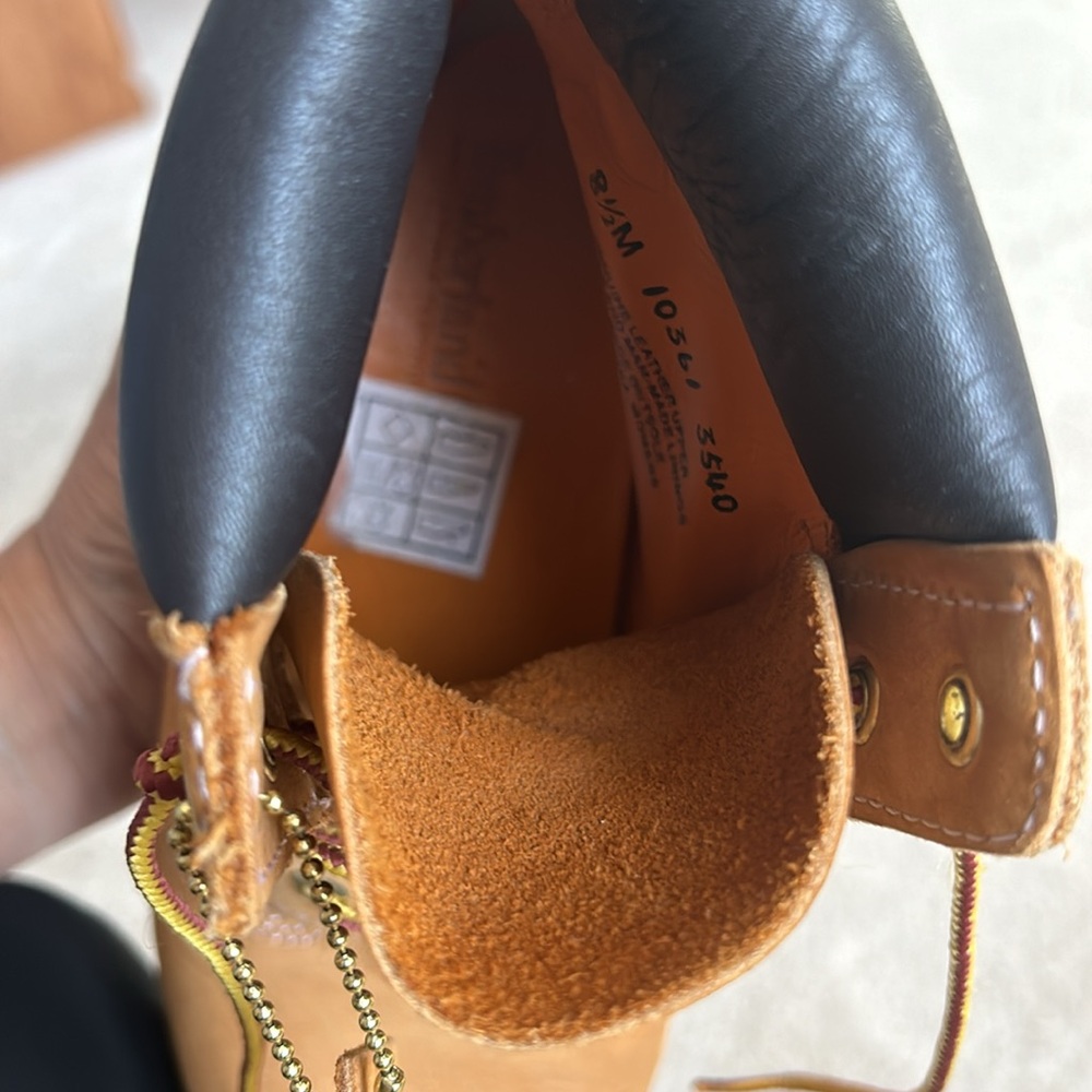 Camel size 8 1/2 Timberland boots - Picture 4 of 7